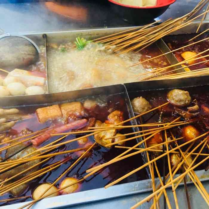 巴中通江串串香-"服务:老板娘人很好,估计是重庆人吧……说.