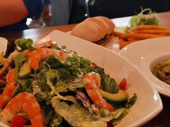 牛油果鲜虾沙拉-UPPER KITCHEN(延安路店)
