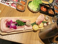 -青瓦炭韩潮烤肉(花园道店)
