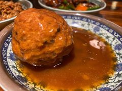 咸蛋黄狮子头-老外婆本帮面(塔城路店)