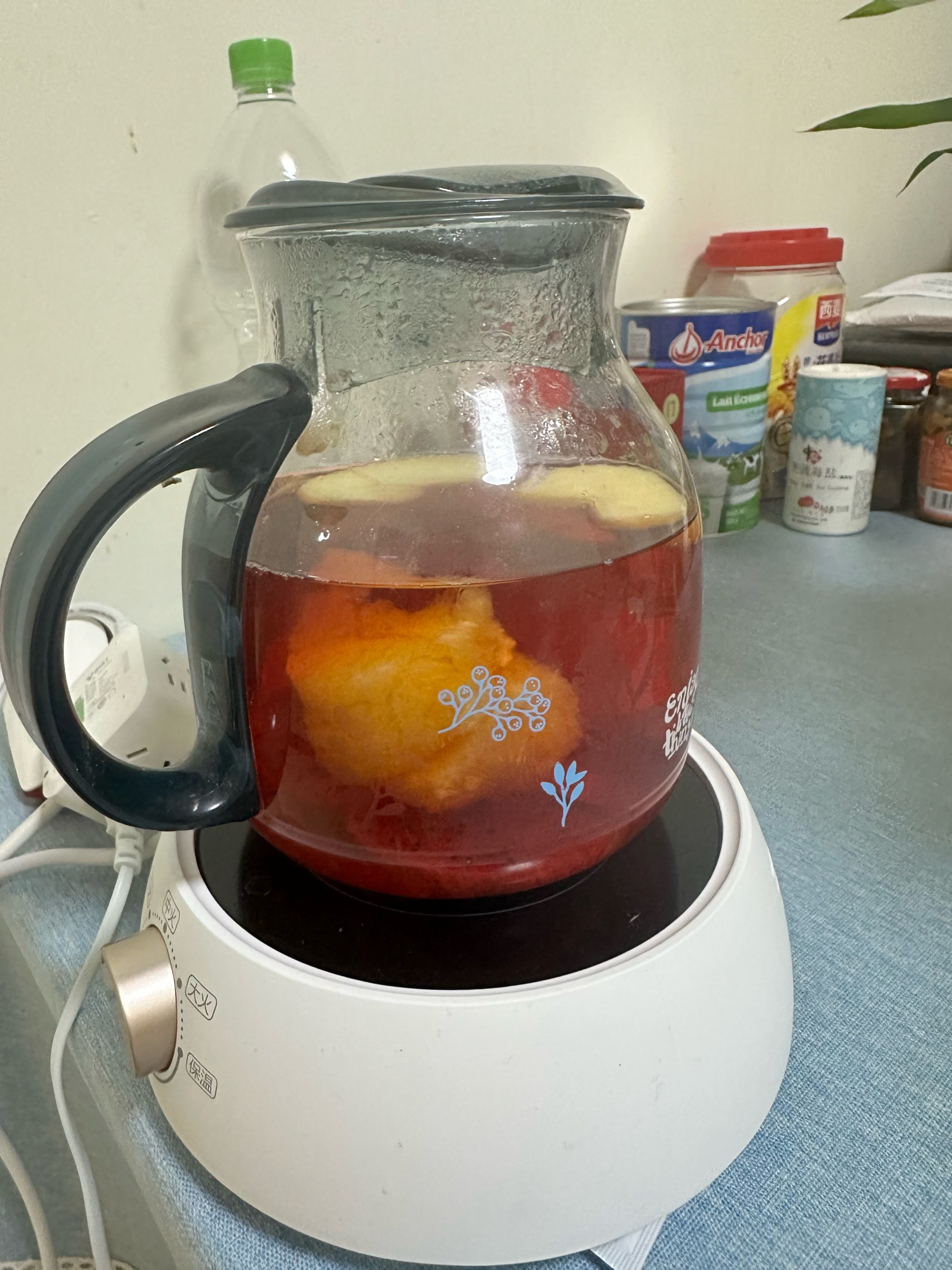 剩茶叶水（剩茶叶水的功效与作用） 剩茶叶水（剩茶叶水的功效与作用）《剩茶叶水有什么作用和功效》 茶叶资讯