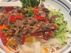 -鑫花溪牛肉米粉(东环大润发店)