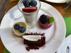 -两咖啡自助餐厅(静安香格里拉酒店)