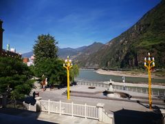 -跃进桥火烧鸡(怒江西岸店)