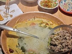 -洱火云南酸菜牛肉火锅(石景山当代商城店)