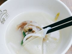 -碗主炭烧米线(交大二村店)