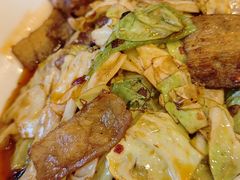 莲白回锅-月圆霖特色农家乐