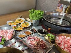 -围炉肉舍•炭烤活鳗•丹东海鲜烤肉(步行街店)