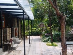 -百里峡七彩艺术小镇