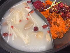 -鹿鸣山草本茶香火锅(园西路店)