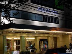 外景-上海虹桥君丽假日酒店(娄山关路地铁站店)
