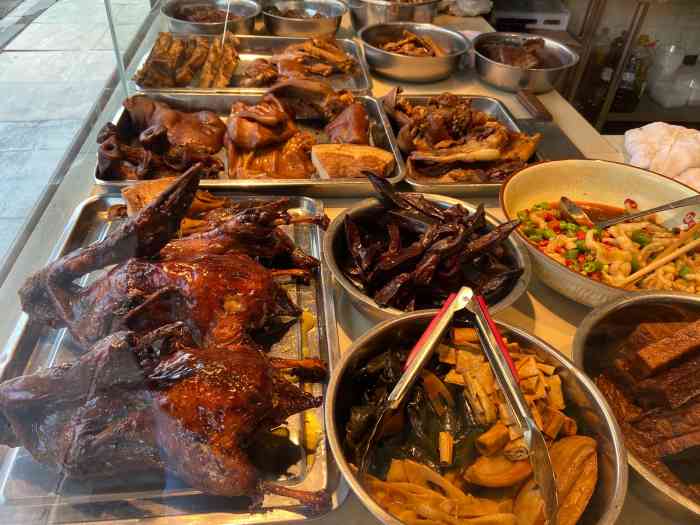 万春老卤(德源店)-"郫县出差中午路过,附近没啥吃的,看见这家.