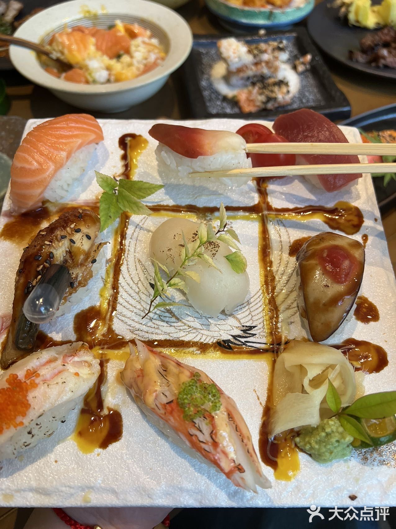 它家是榻榻米，有包厢！私密性蛮好！都给我去这家炫饭