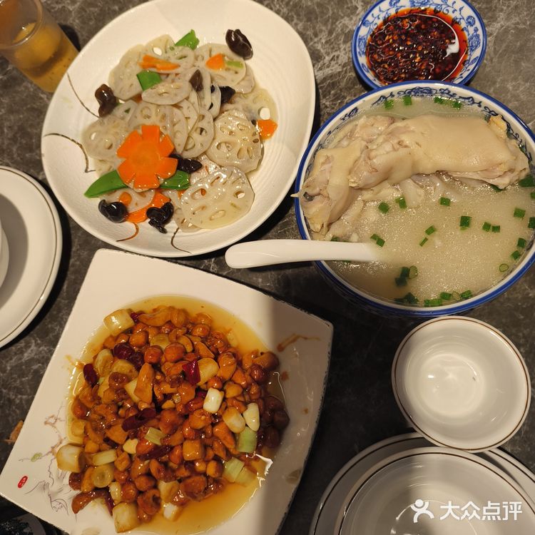 骆老妈蹄花·正宗川菜—美味川菜的好去处 🍲