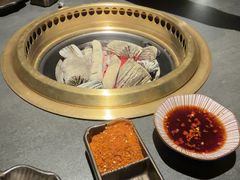 -铭牛烧肉·和牛海鲜自助(高新月牙湖店)