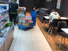 -全家便利店(江湾镇站店)