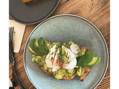 牛油果温泉蛋吐司-O'mills Sourdough Bakery&Bistro(永嘉路店)
