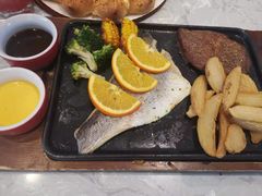 -必胜客(万达百货店)