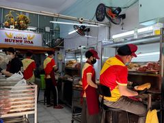 -Bánh Mì Huynh Hoa