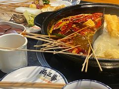 -两三事小郡肝串串香火锅(桂庙店)