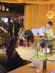 -红馆妆造(中央大街店)