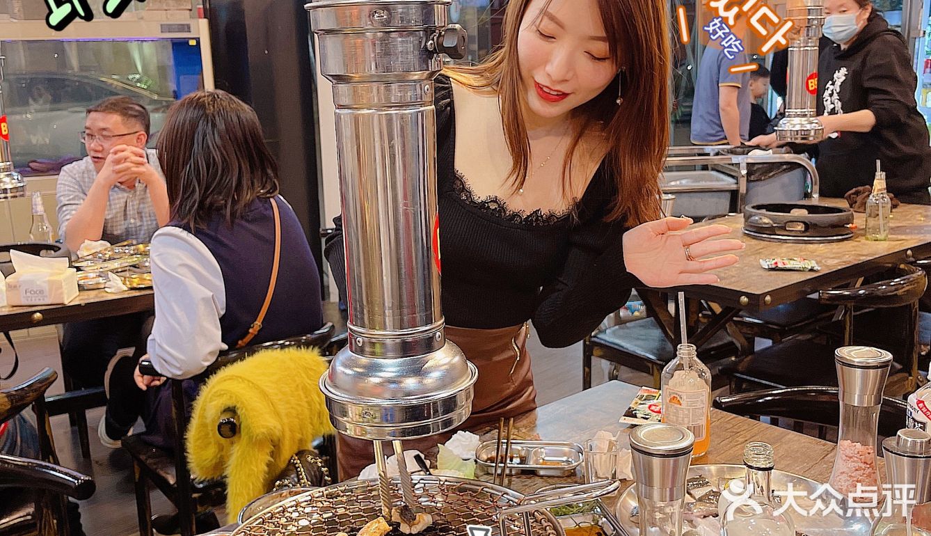 番禺宵夜第一首选🔥烤活鳗鱼还能这样吃？混合烤肉店吃过瘾