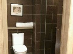 -西安大雁塔科技大学地铁站亚朵酒店