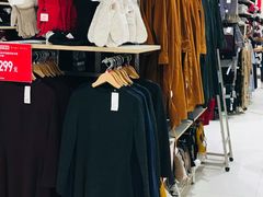 -优衣库(上海金桥国际商业广场店)