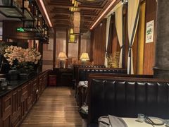 -八府香鸭·啫啫煲(华山路店)