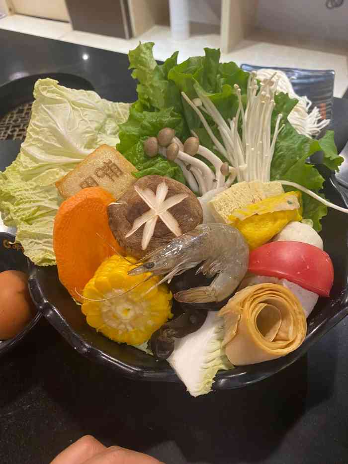 呷哺呷哺(五棵松店)-"服务周到,菜品新鲜,环境舒适,上菜速度快.