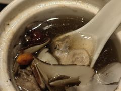 -大中华希尔顿酒店-念自助餐·嗨啤·小龙虾