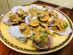 油泼扇贝-天伦海鲜·老味道·青岛菜(栈桥天主教堂店)
