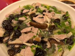 -侬佳蒸菜馆(听潮店)