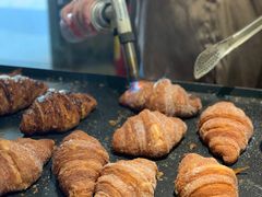 海盐焦糖牛角包-来回·咖啡(天河南店)