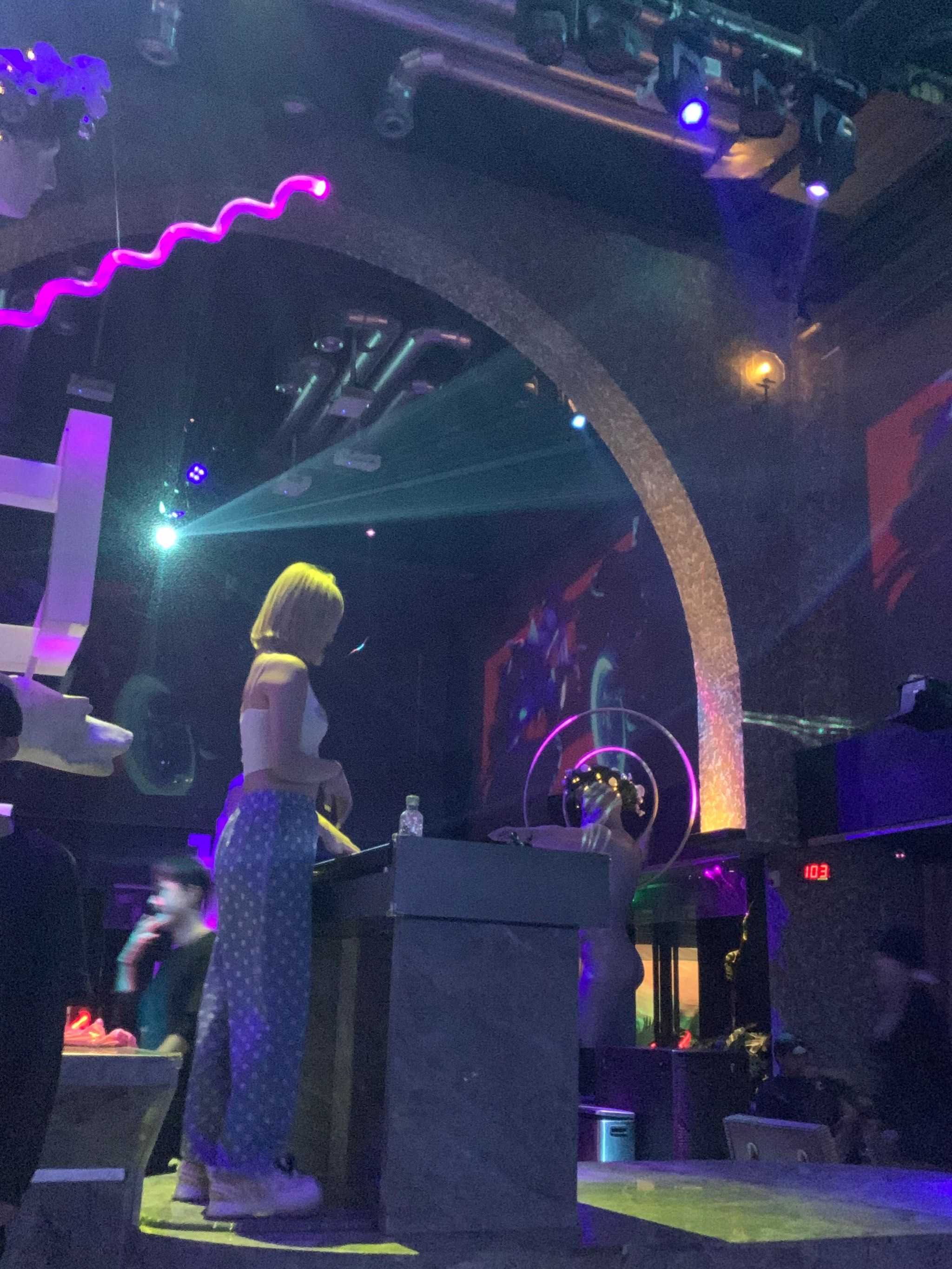 探店郑州tao酒吧