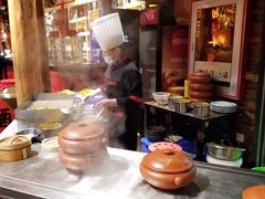 -老滇山寨•云南特色菜•地方菜•民族风情歌舞表演(金碧店)