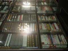 -钟书阁(松江泰晤士小镇店)