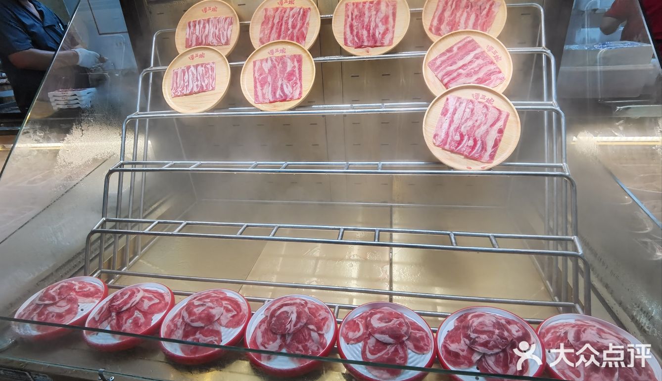 鲜切牛肉～无限♾️涮！嘎嘎爽