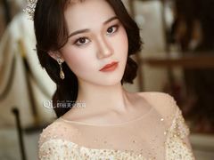 -群丽化妆摄影美甲纹绣培训学校
