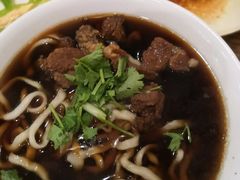 -清真吴记门钉肉饼·喜多利