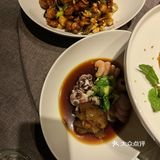 决定来青年餐厅了，定了两桌，服务人员的态度非常好