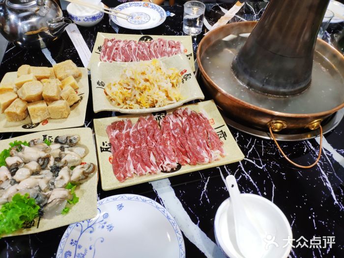 牛九铜火锅图片