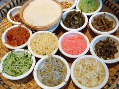 -包整·丝娃娃(一览甲秀楼风景店)