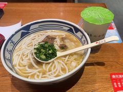 -鑫花溪牛肉米粉(东环大润发店)