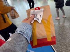 -麦当劳(上海虹桥站30B检票口楼上)