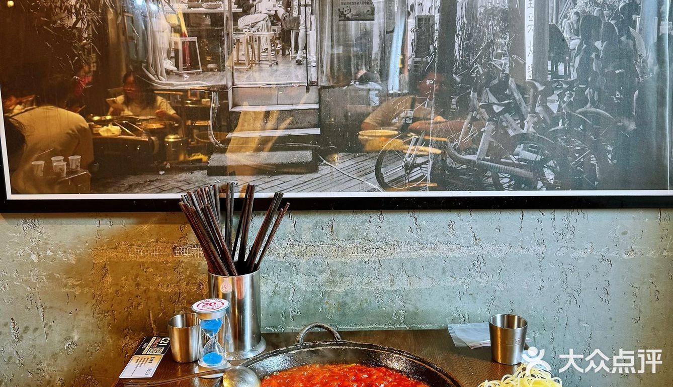 成都必吃榜：五里关火锅，奎星楼的辣味传奇！