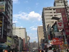 -六合夜市