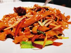 干炒牛河-汤城小厨•粤菜•靓汤(金宝街店)