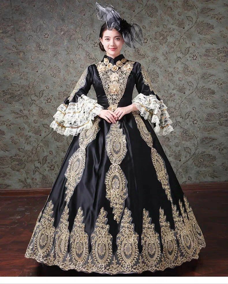 礼服#古典与时尚#礼服定制#高端晚礼服 #高定礼服
欧式宫廷大摆