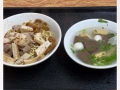 -松树干拌面店